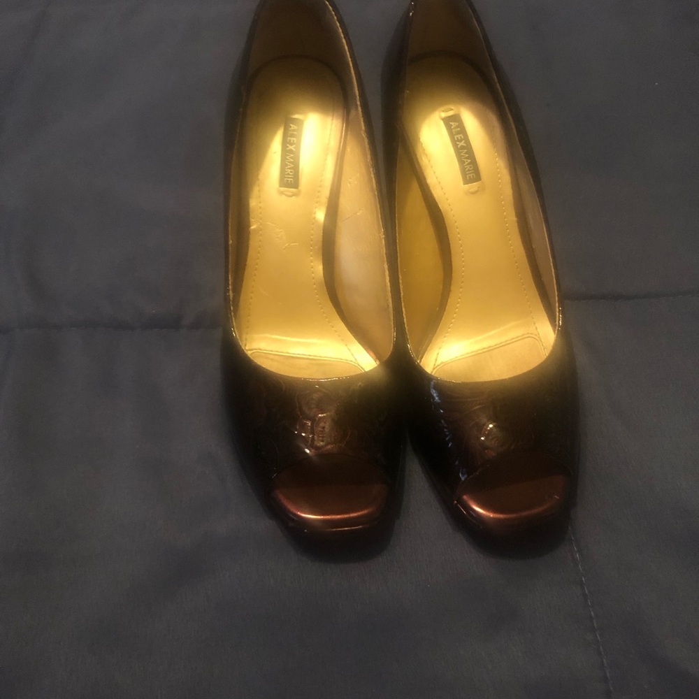 Shoes: heels and flats